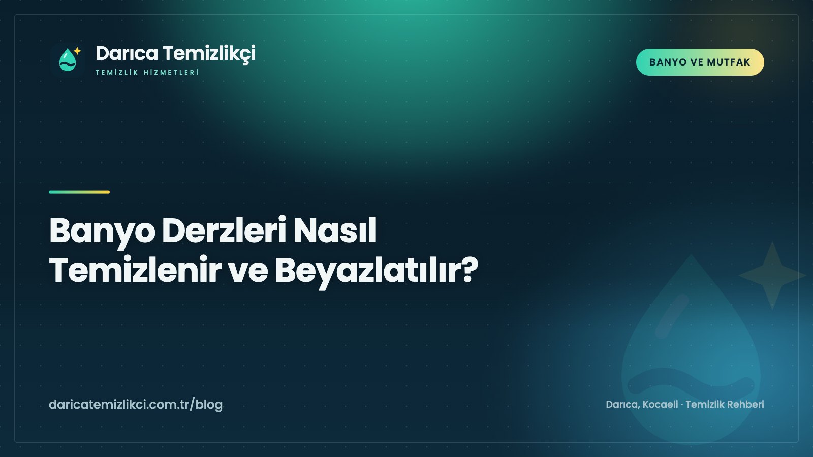 Naylon fırçayla temizliği süren banyo derzleri ve beyaz fayanslı duş duvarı
