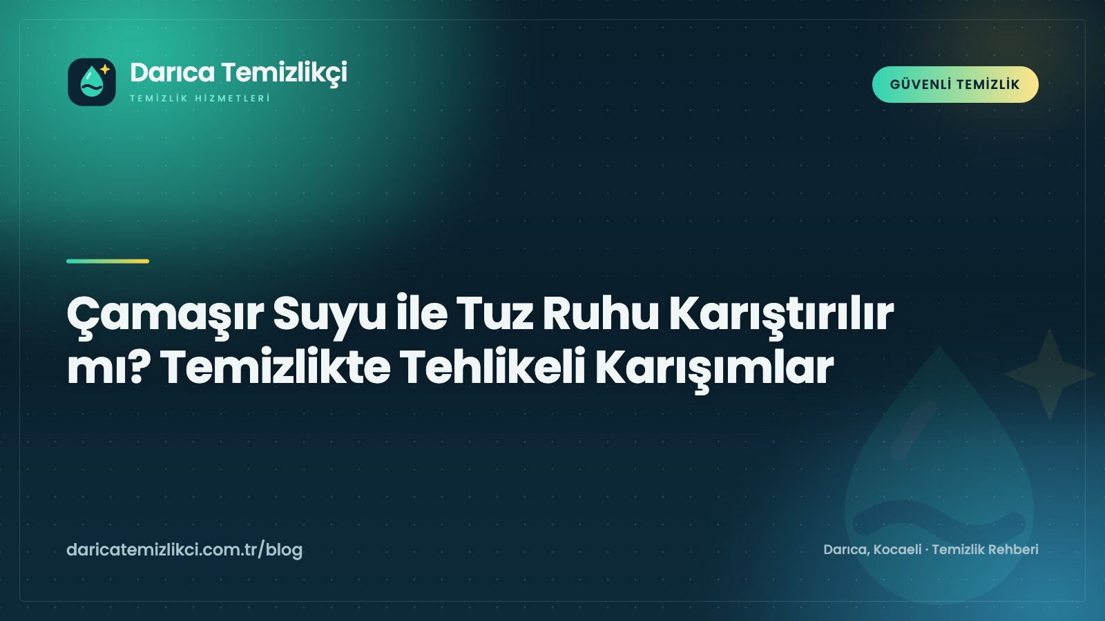Banyo rafında birbirinden ayrı duran çamaşır suyu ile tuz ruhu şişeleri ve koruyucu eldiven